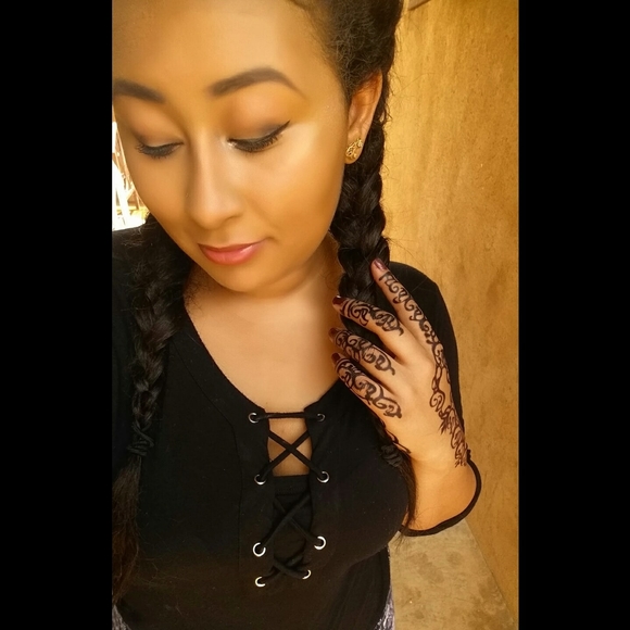 Meet your Posher, Eba - Picture 1 of 6